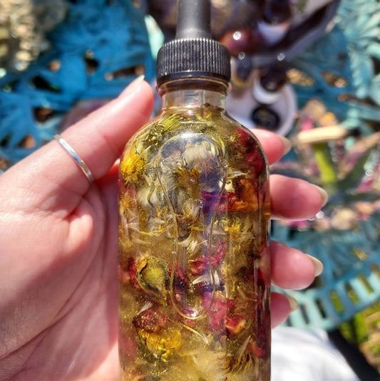 Cassiopeias magickal shimmer bath oil. Created with organic botanicals!