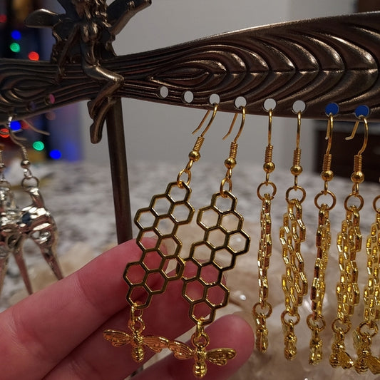 Beautiful gold toned honeybee honeycomb dangle natural goddess earrings!